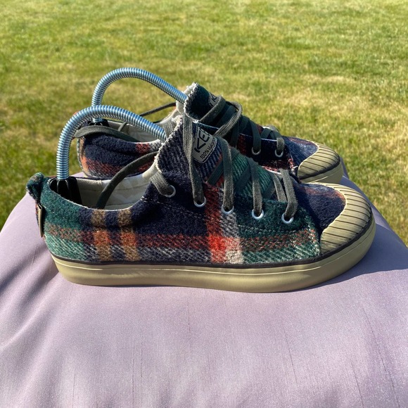 Keen Elsa Fleece Sneaker 1017967 Womens Size 9  Shoe *WIDE* Forest Night Wool - Picture 1 of 9